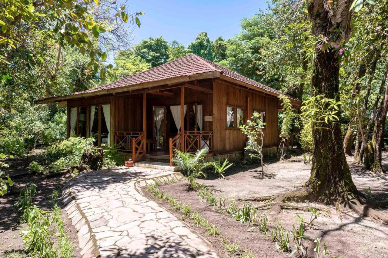 Siladen Resort & Spa Bunaken Eksteriør billede